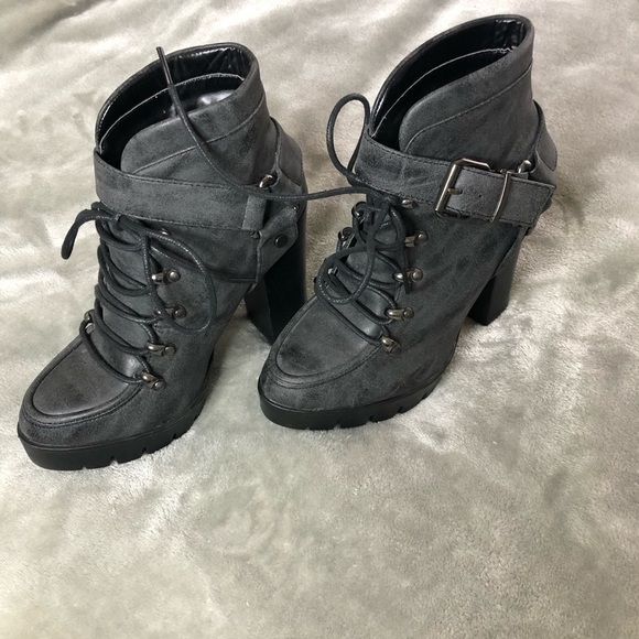 Gray ankle Boots - Picture 5 of 7